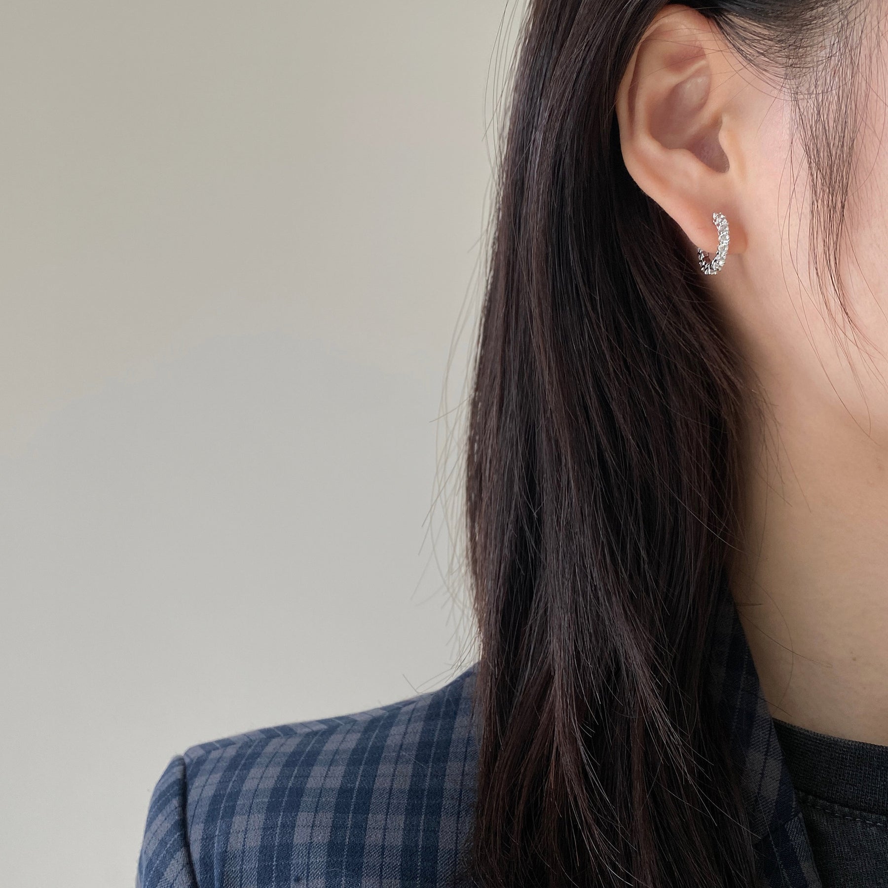 Pendiente de clip Viora | Ear cuff redondo en plata 925