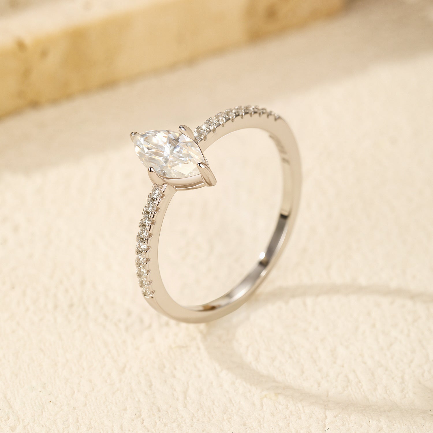 Conjunto de anillo y pendientes Viora con colgante elegante | Plata 925