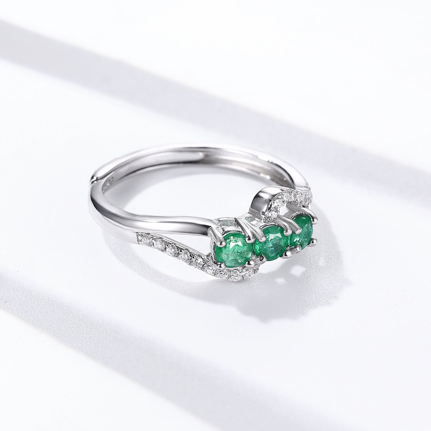 Anillo Viora Bellea | Plata 925 con piedra central de 3 mm de estilo delicado