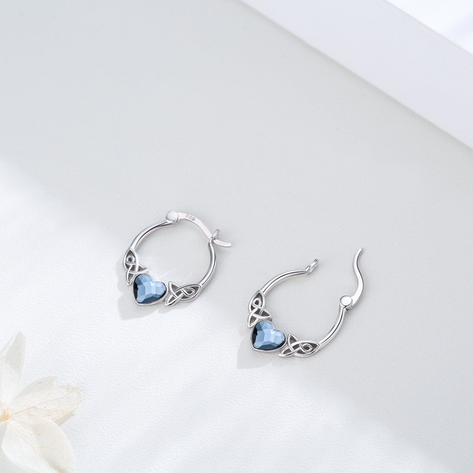 Collar Viora Celtria | Plata 925 con nudo celta y cristal azul