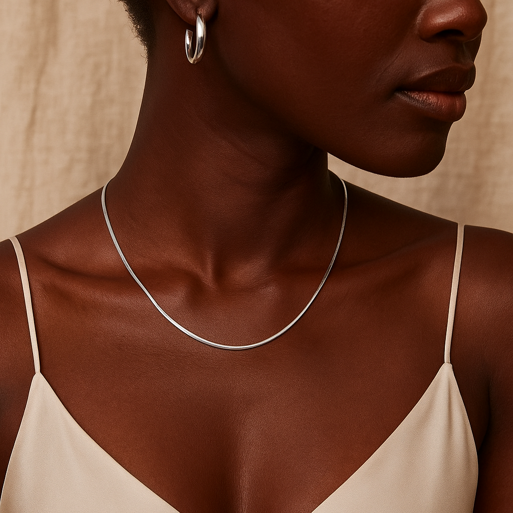 A Beleza da Prata na Pele Negra: Um Contraste Sofisticado e Atemporal