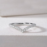 Anillo Viora en forma de V | Plata 925 con diamante ecológico