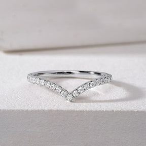 Anillo Viora en forma de V | Plata 925 con diamante ecológico