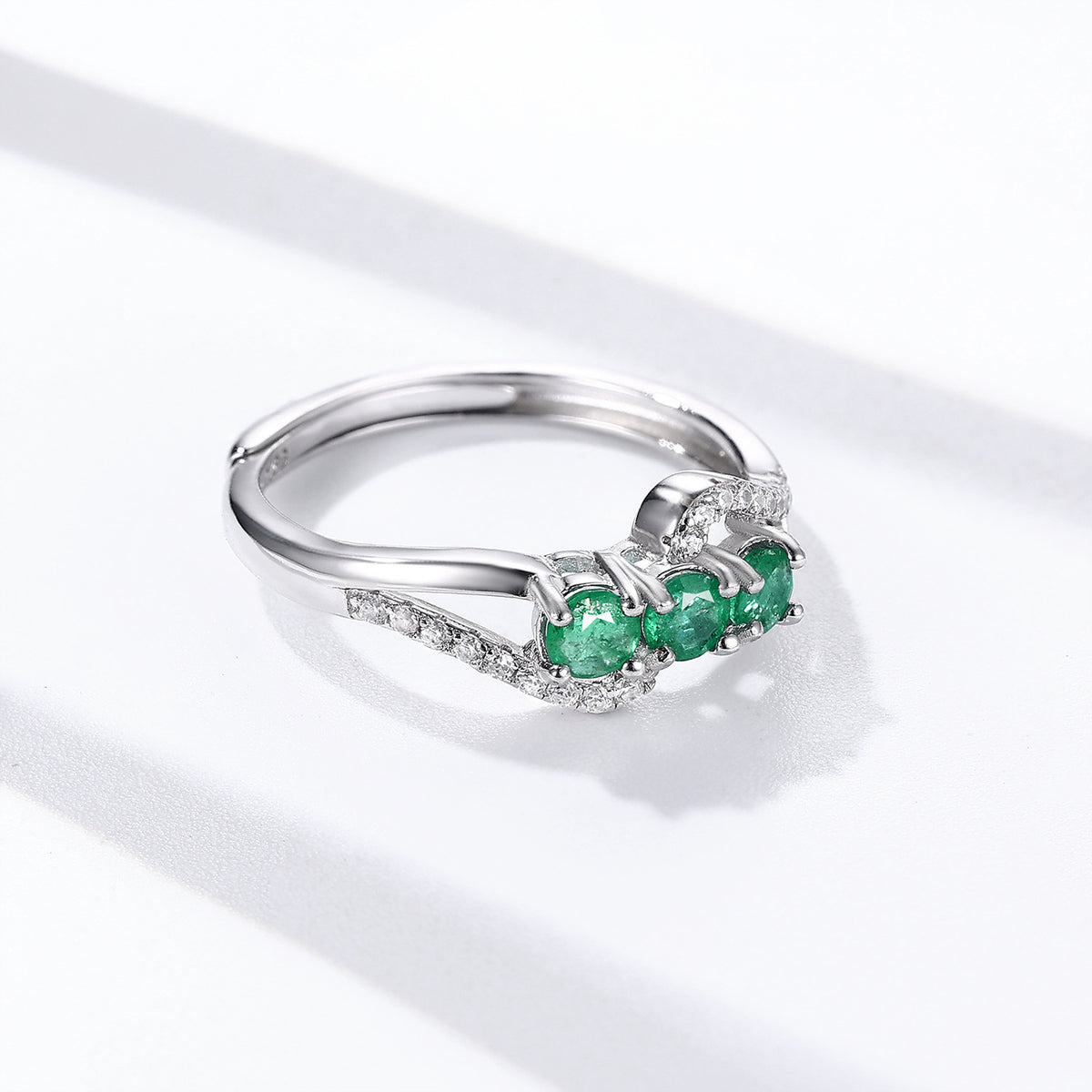 Anillo Viora Bellea | Plata 925 con piedra central de 3 mm de estilo delicado