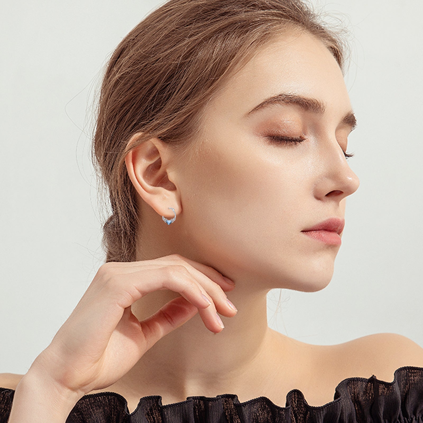 Collar Viora Celtria | Plata 925 con nudo celta y cristal azul