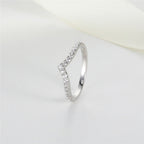 Anel Viora V-shaped | Prata 925 com Diamante Eco-friendly