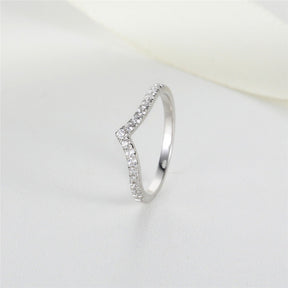 Anillo Viora en forma de V | Plata 925 con diamante ecológico