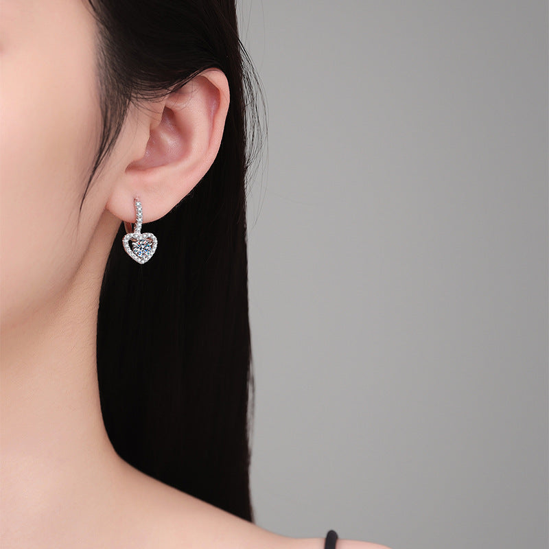 Pendientes Viora con cruz de corazón | Plata 925 y moissanita