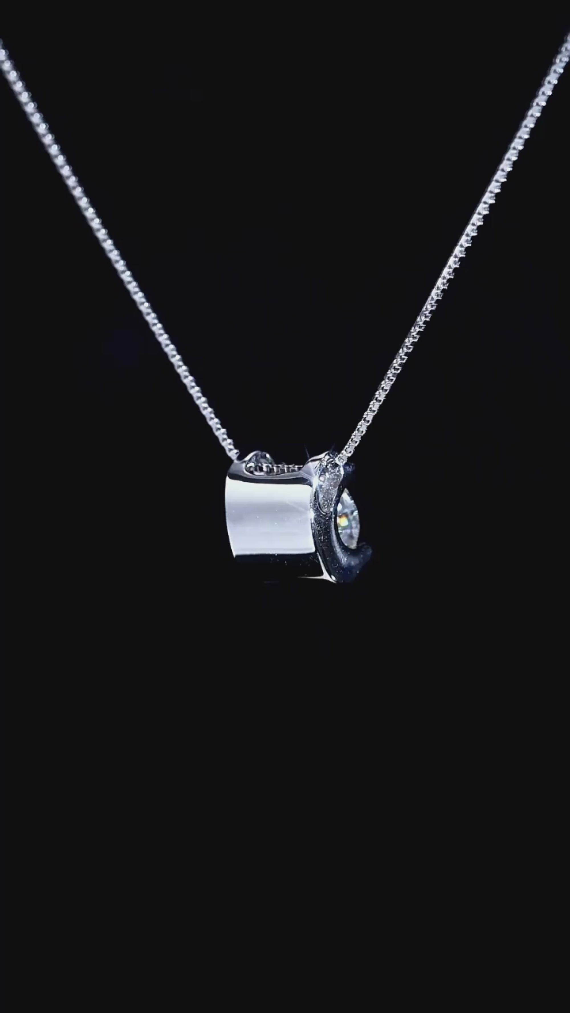 Collar Viora Mosang | Colgante de toro de diamantes ecológico