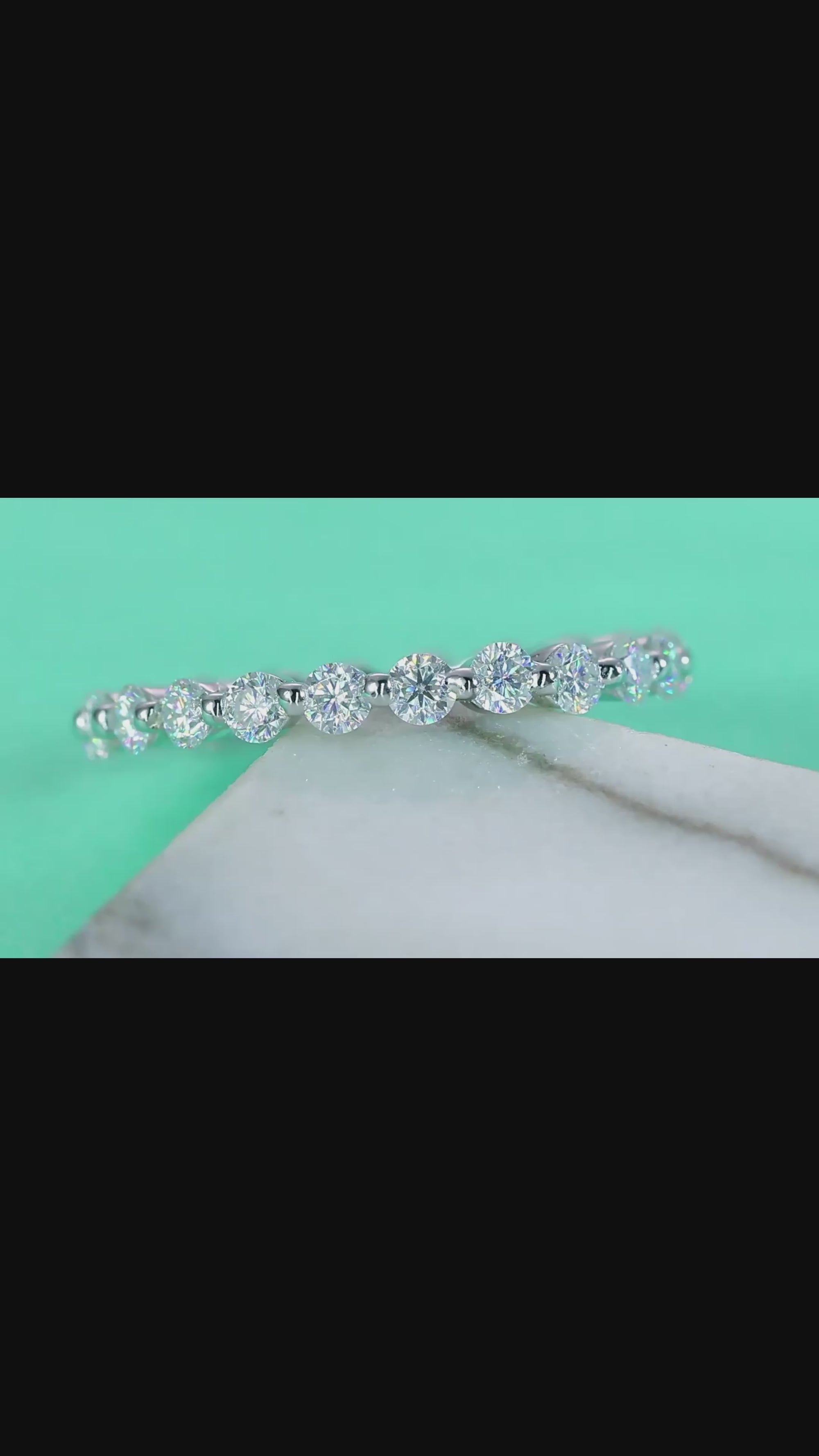 Anillo Viora con hilera de diamantes | Plata 925